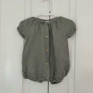 H&M organic cotton baby bubble romper gauzy cotton sage green 3 months